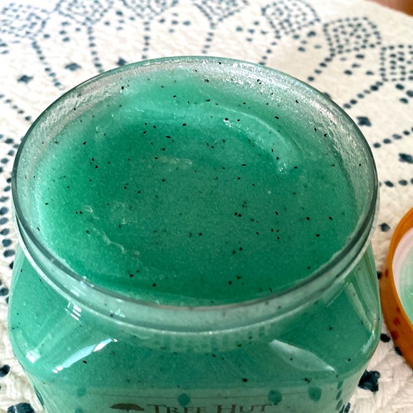 🥥🌴TREE HUT SHEA SUGAR SCRUB In Coconut Lime Scent - Picture 5 of 5